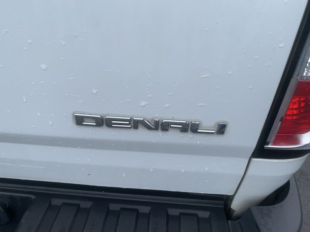 Used 2018 Summit White GMC Denali image 10