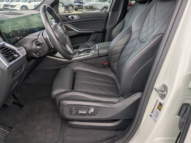 Used 2026 White BMW sDrive40i image 12