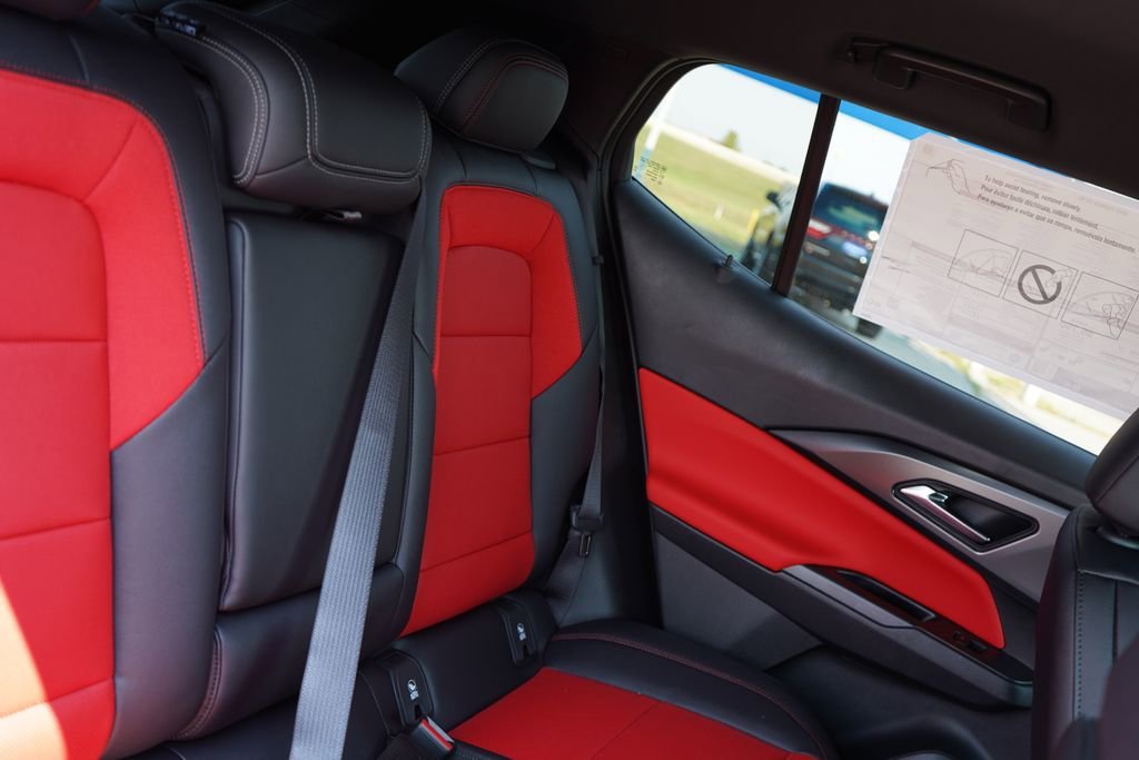 2025 Chevrolet Equinox EV RS - Photo 21