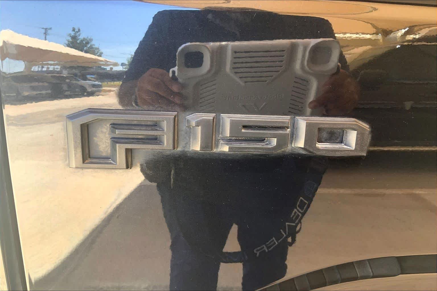 Used 2015 Tuxedo Black Metallic Ford XLT image 33