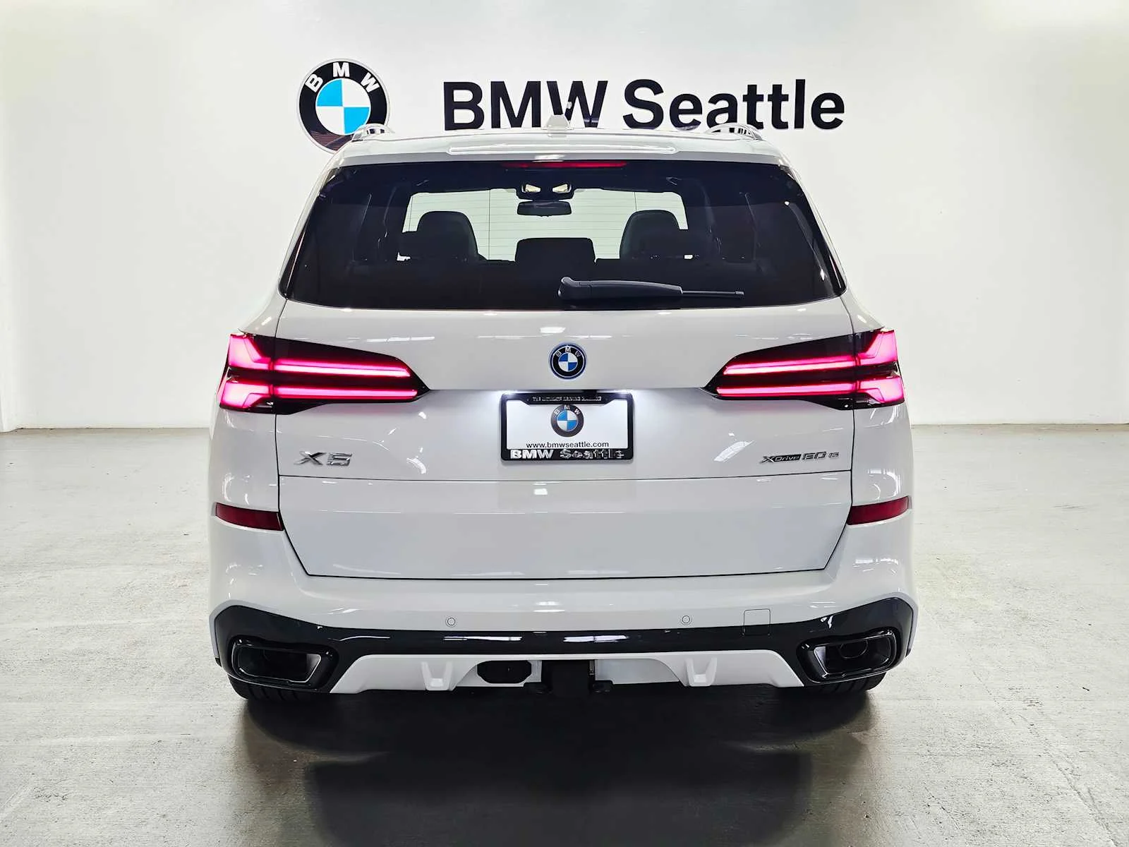 New 2026 Alpine White BMW xDrive50e image 5