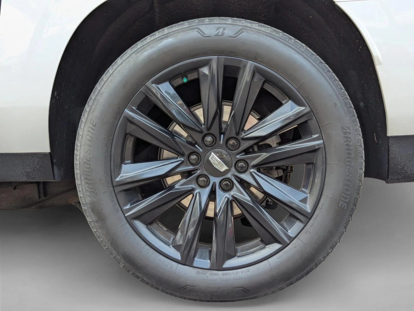 Used 2021 Crystal White Tricoat Cadillac Sport Platinum image 25