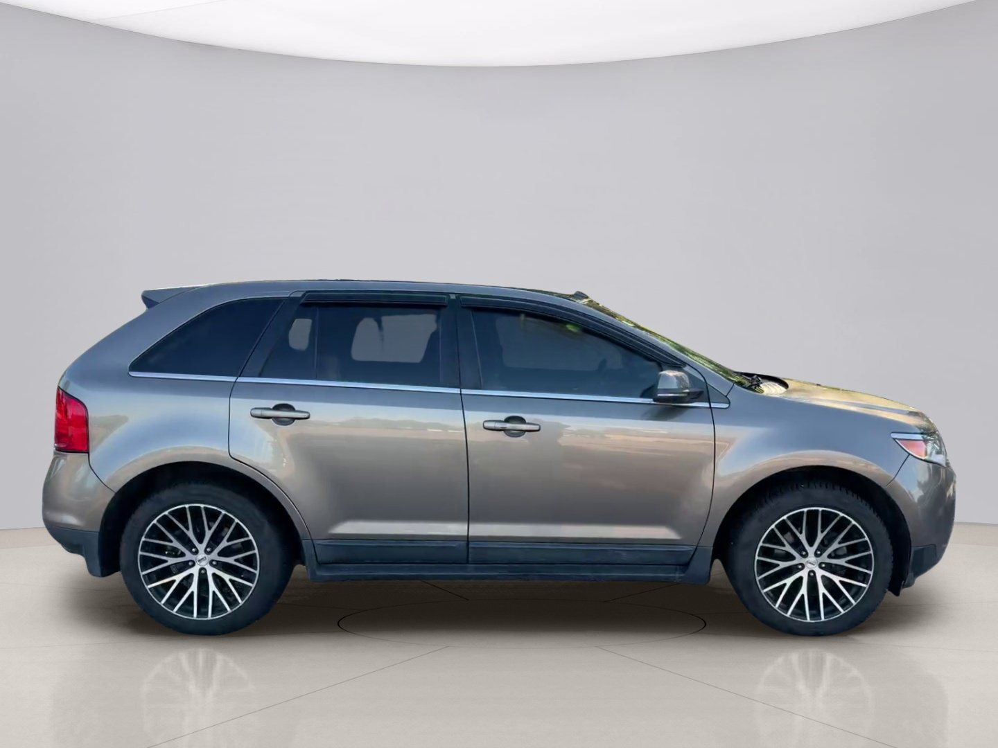 Used 2014 Gray Ford LIMITED image 4