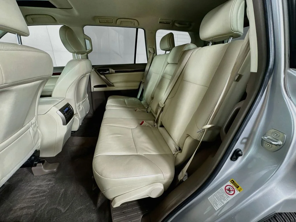 Used 2018 Silver Lexus 460 image 32