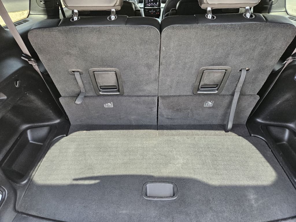 Used 2023 White Jeep Altitude image 32