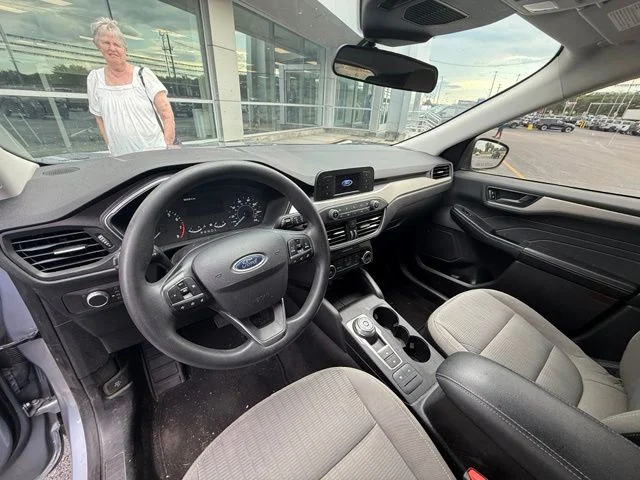 Used 2022 Blue Silver Metallic Ford S image 9