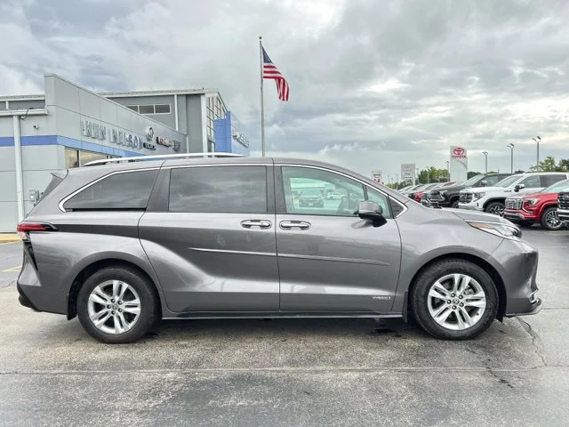 2021 Toyota Sienna Limited - Photo 14