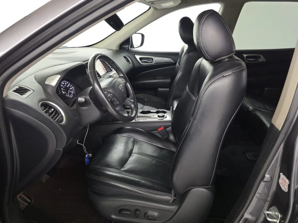 Certified Used 2020 Gray Nissan SL image 9