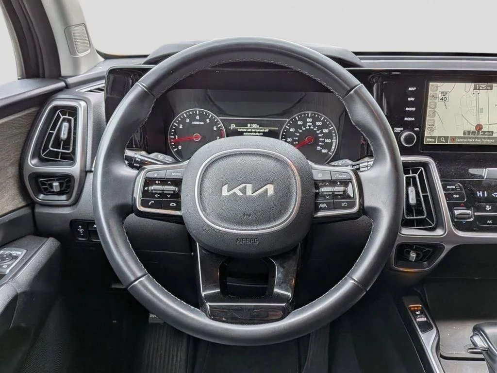 Used 2023 Black Kia X-Line S image 15