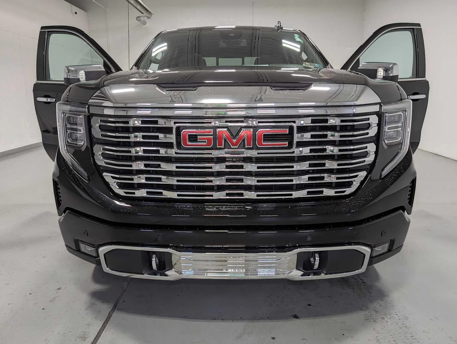 Used 2023 Onyx Black GMC Denali image 18
