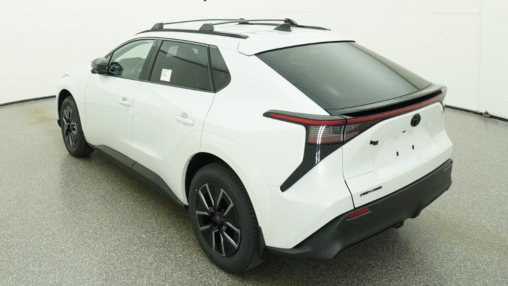 New 2026 WINDCHILL PEARL Toyota XLE image 65