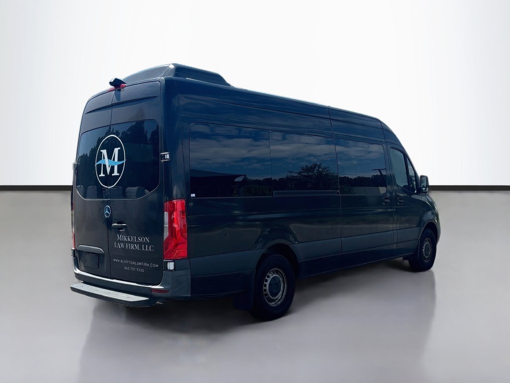Used 2022  Mercedes-Benz Passenger 170 WB image 3