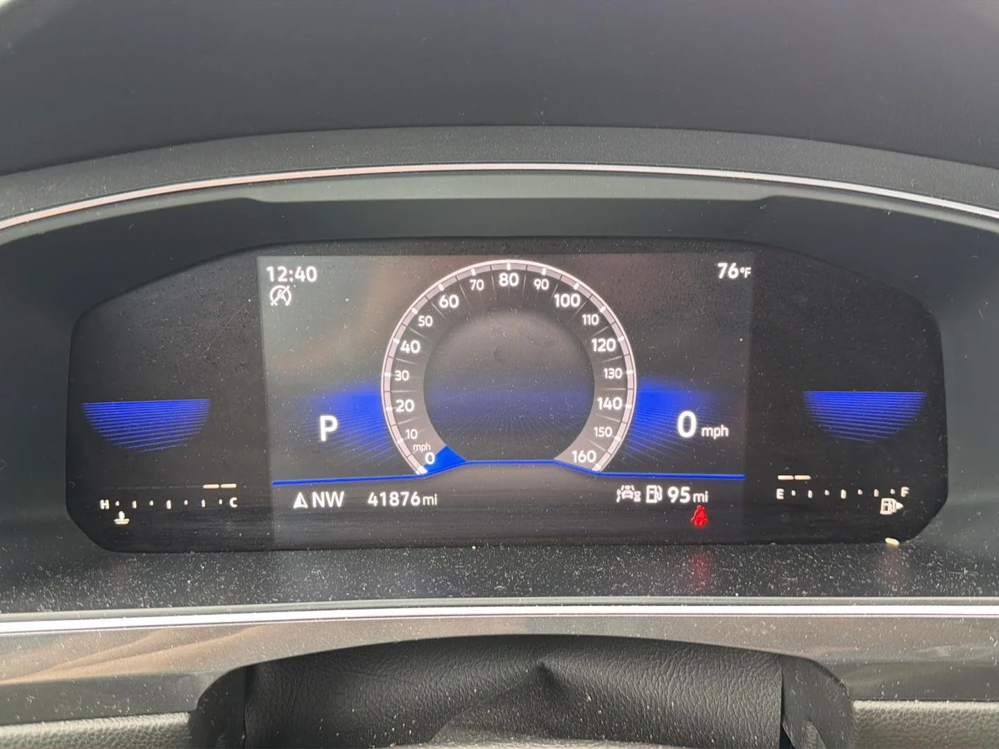 Used 2022 GRAY VOLKSWAGEN SE image 3