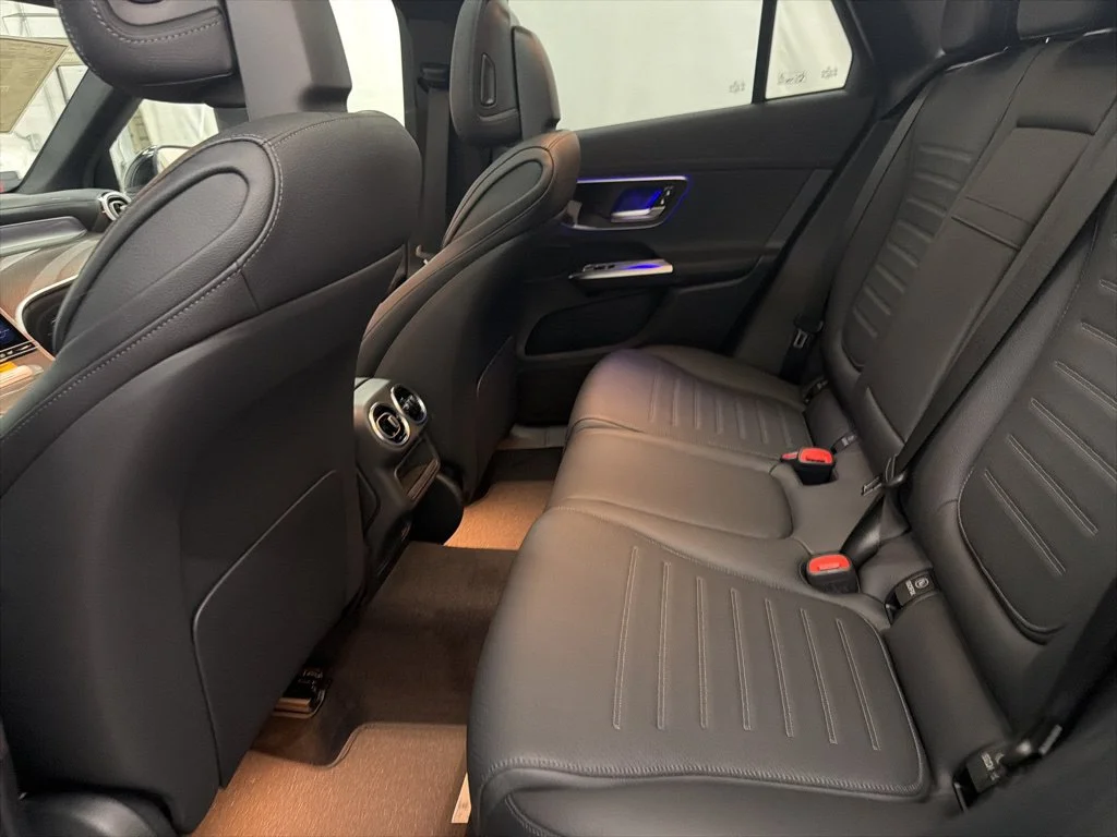 Used 2026 Black Mercedes-Benz GLC 300 image 19