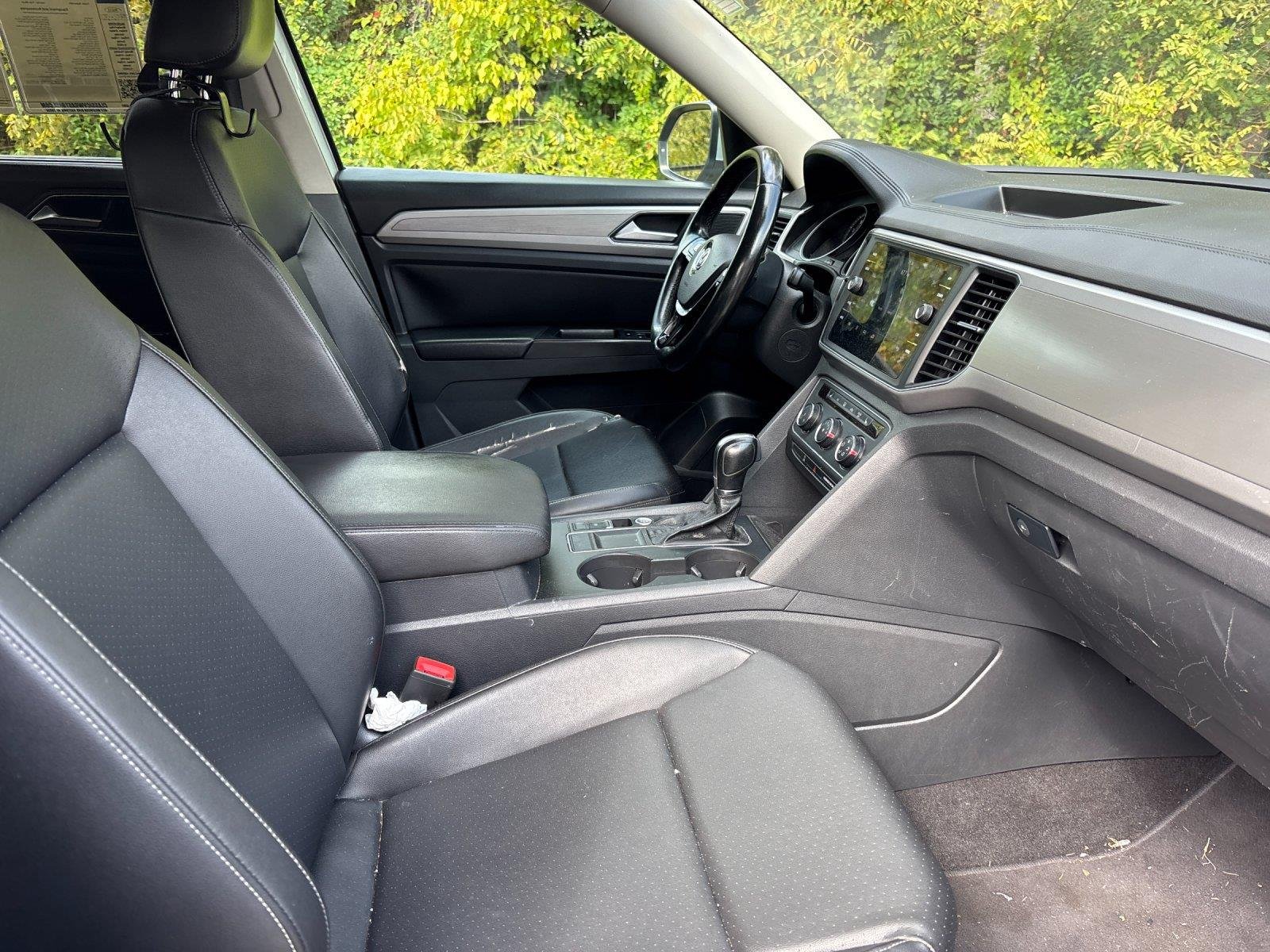 Used 2018 Reflex Silver Metallic Volkswagen 3.6L V6 SE image 37