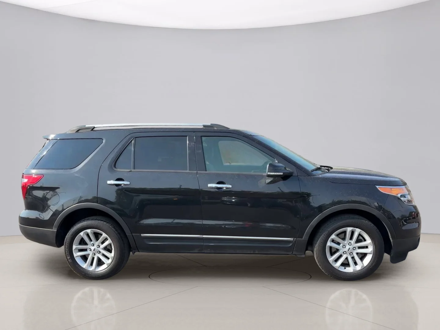 Used 2015 Black Ford XLT 4WD image 6