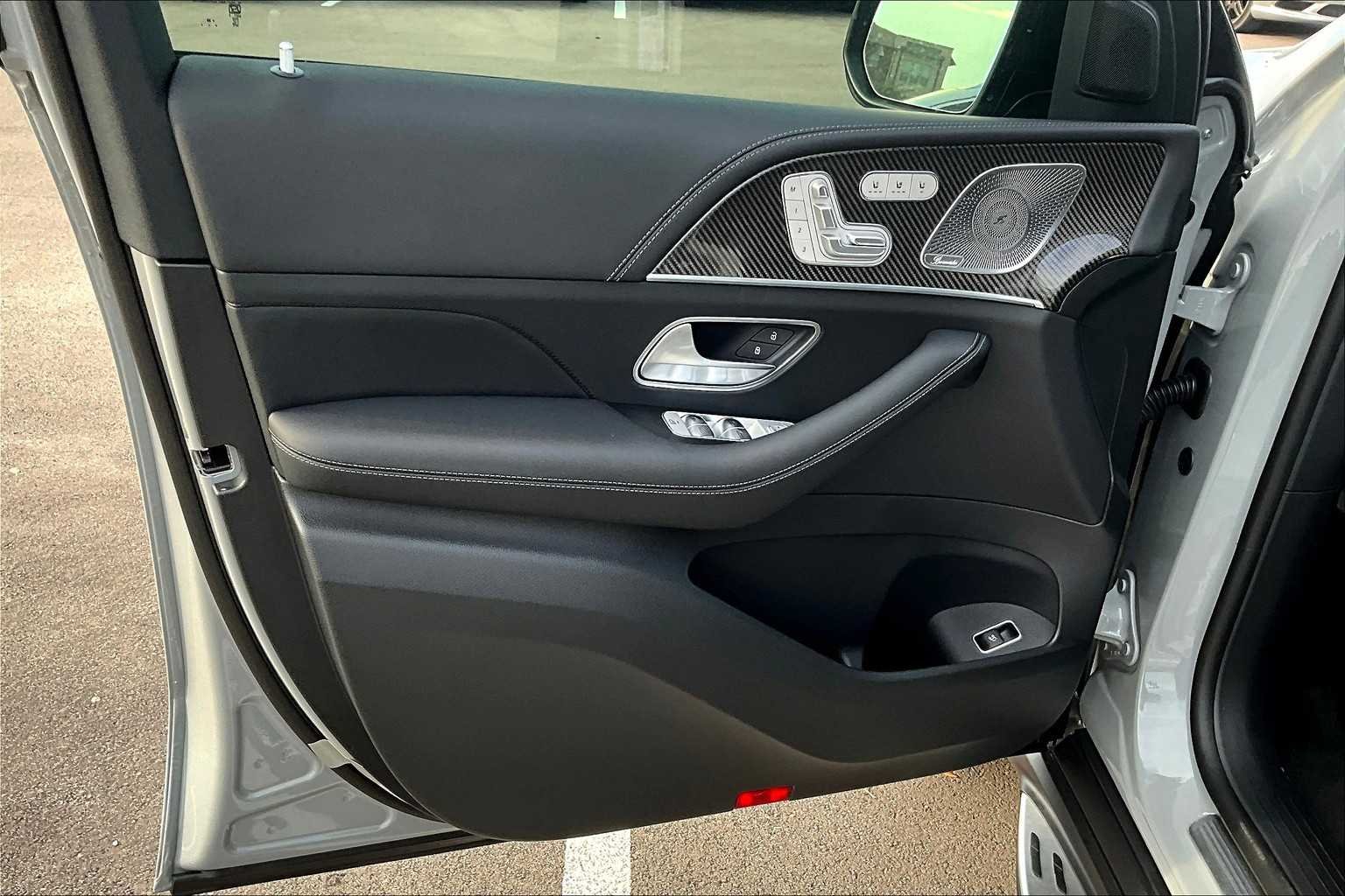 2026 Mercedes-Benz GLE AMG GLE63 S - Photo 10