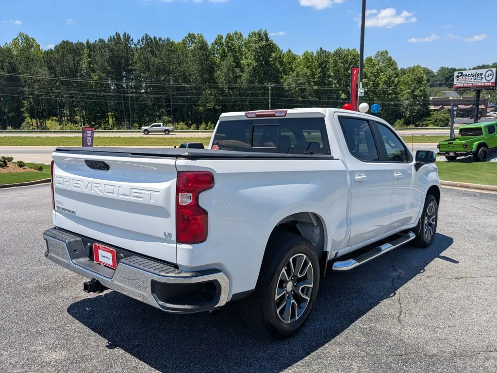 Used 2022 Summit White Chevrolet LT image 5