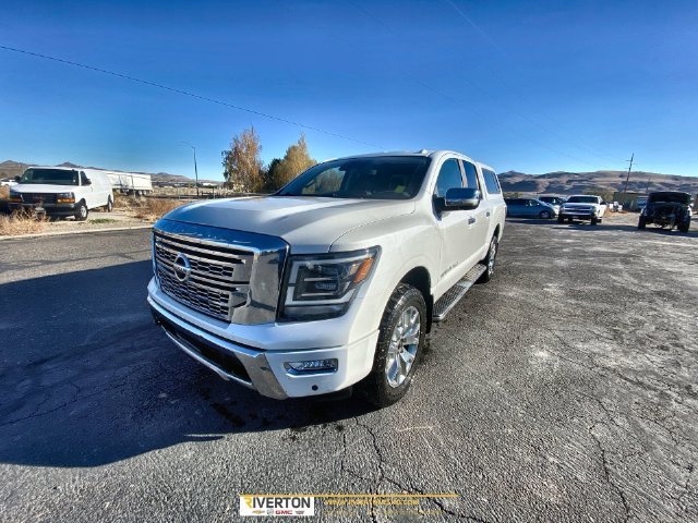 Used 2020 White Nissan Crew Cab SL 4x4 image 1