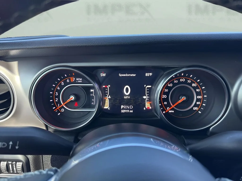 Used 2020 Silver Jeep Sport image 21