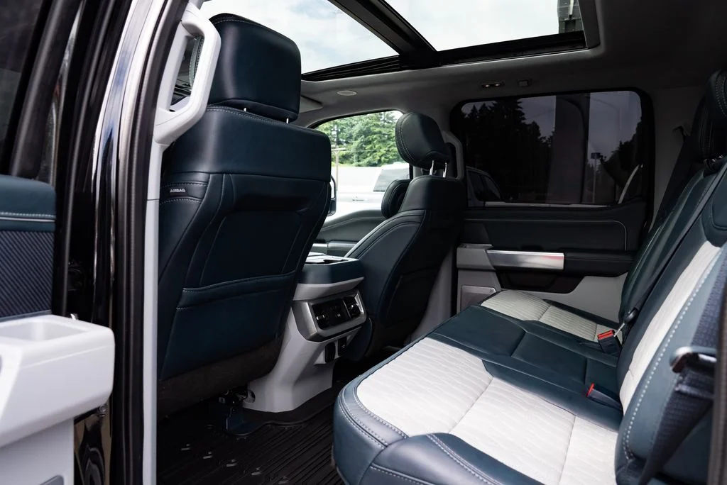 Used 2023  Ford Limited image 23