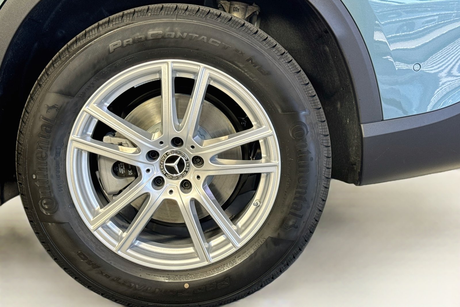 New 2026 Verde Silver Metallic Mercedes-Benz GLC 300 image 29