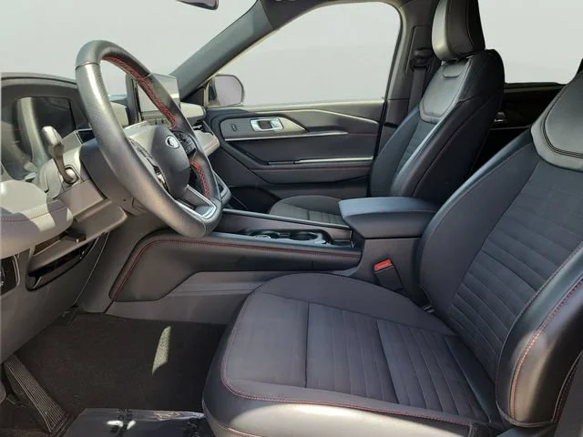 Used 2025 Gray Ford ST-Line image 19