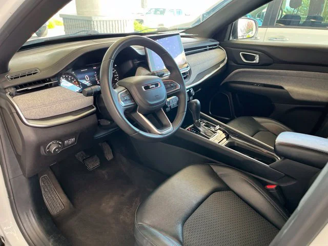 Used 2024 Bright White Clearcoat Jeep Latitude image 35