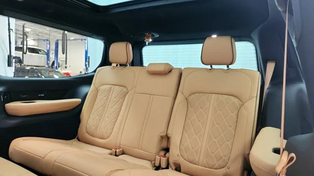 2025 Jeep Grand Wagoneer Series III - Photo 16