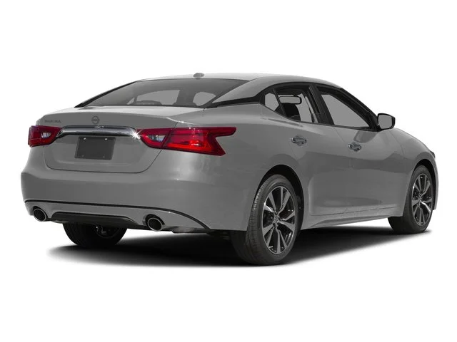 Used 2016 Brilliant Silver Nissan 3.5 S image 3
