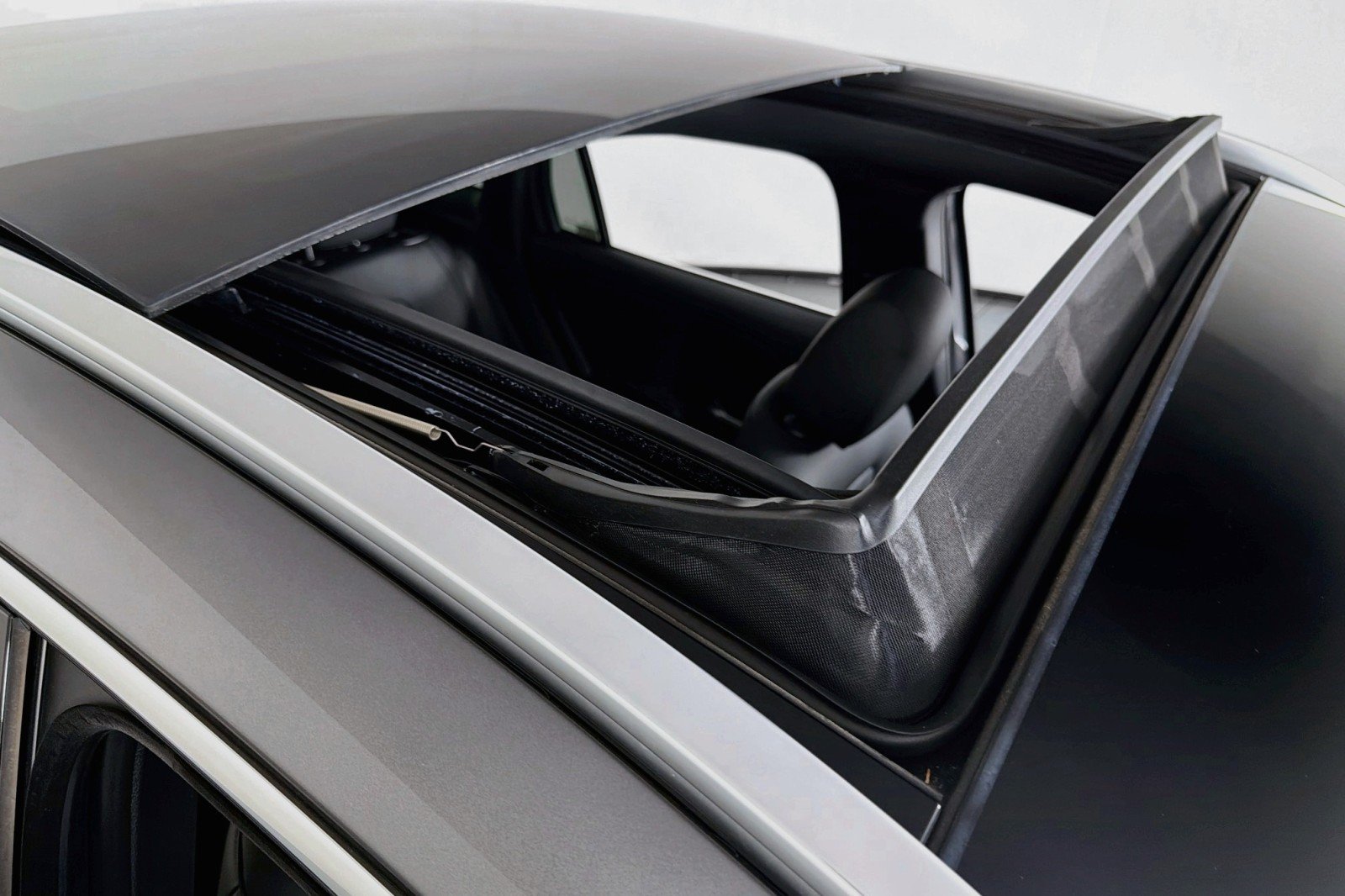 New 2026 Mountain Grey Metallic Mercedes-Benz GLA 250 SUV image 21