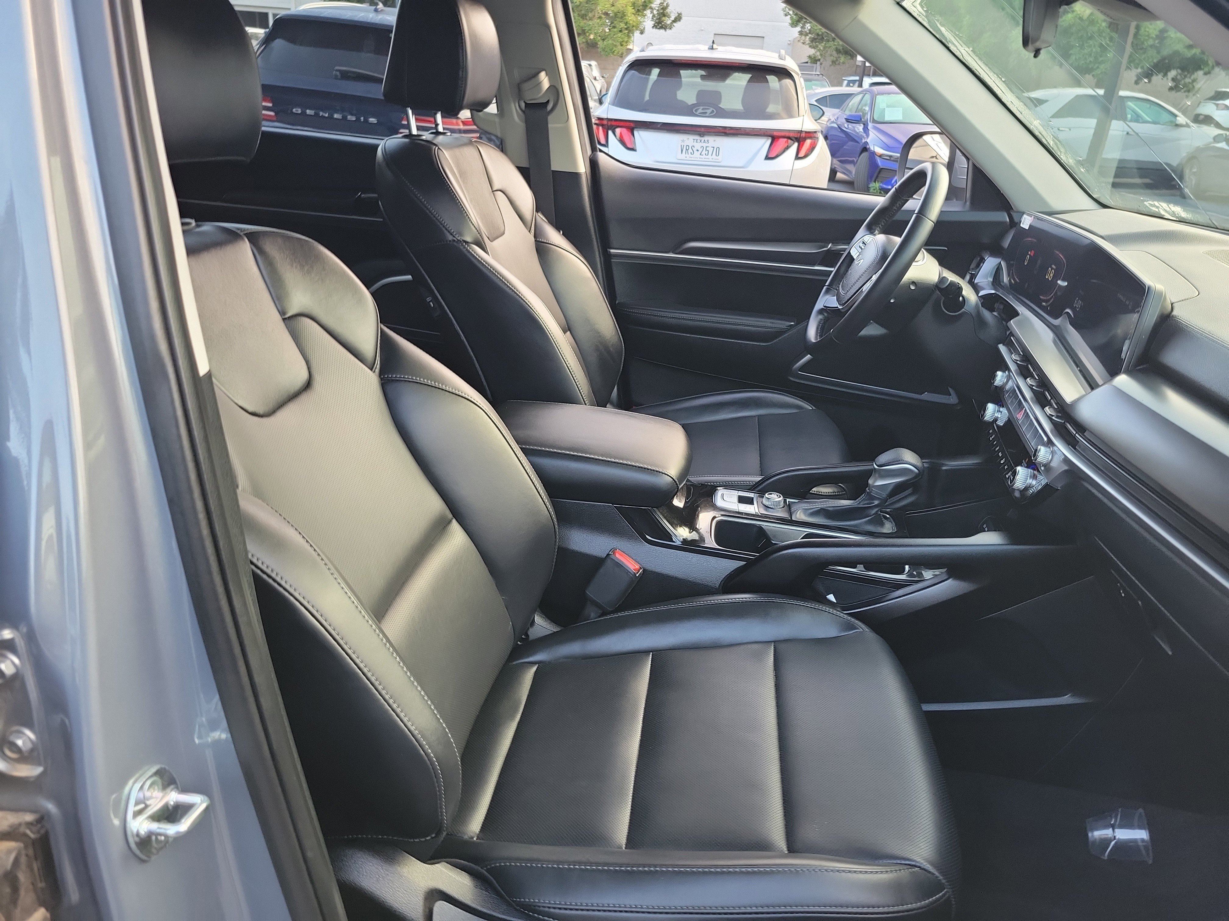 2025 Kia Telluride LX - Photo 19