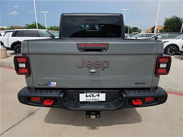 Used 2021 Sting-Gray Clearcoat Jeep Rubicon 4x4 Crew Cab 5 ft. box image 3