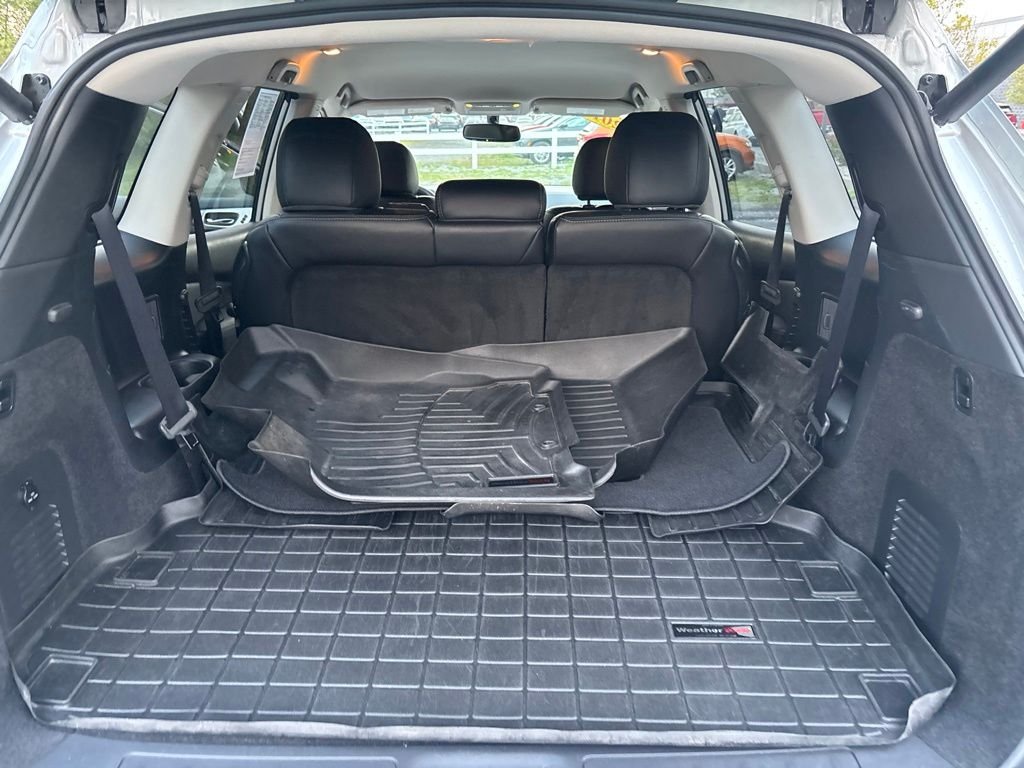 Used 2019 Silver Nissan SL image 19