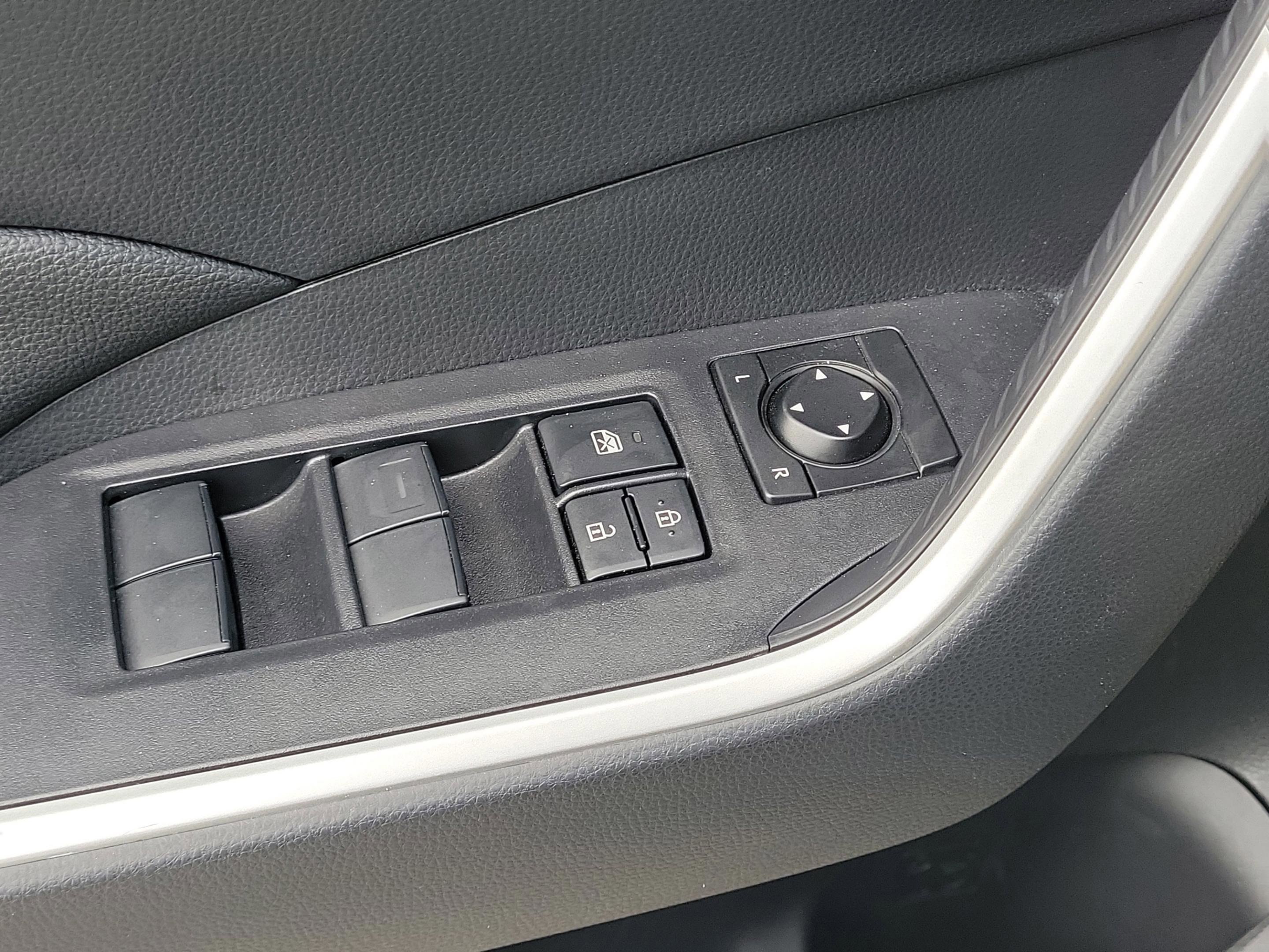 Used 2025 Ice Cap Toyota LE image 16