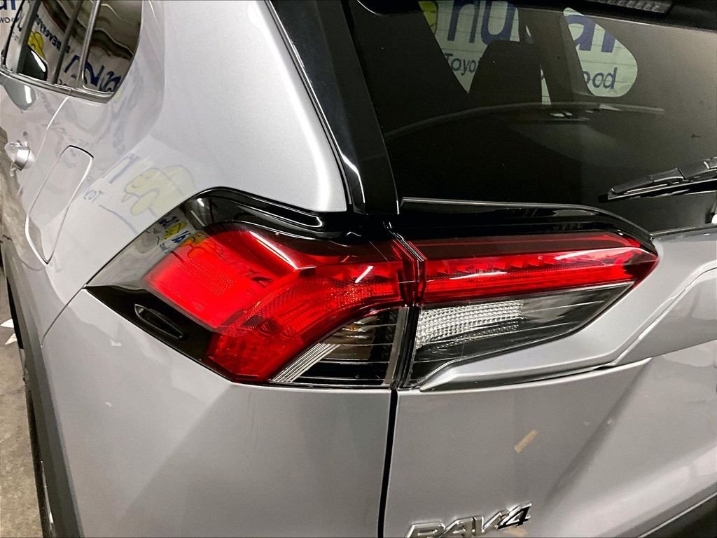 Used 2025 Silver Toyota XLE image 32