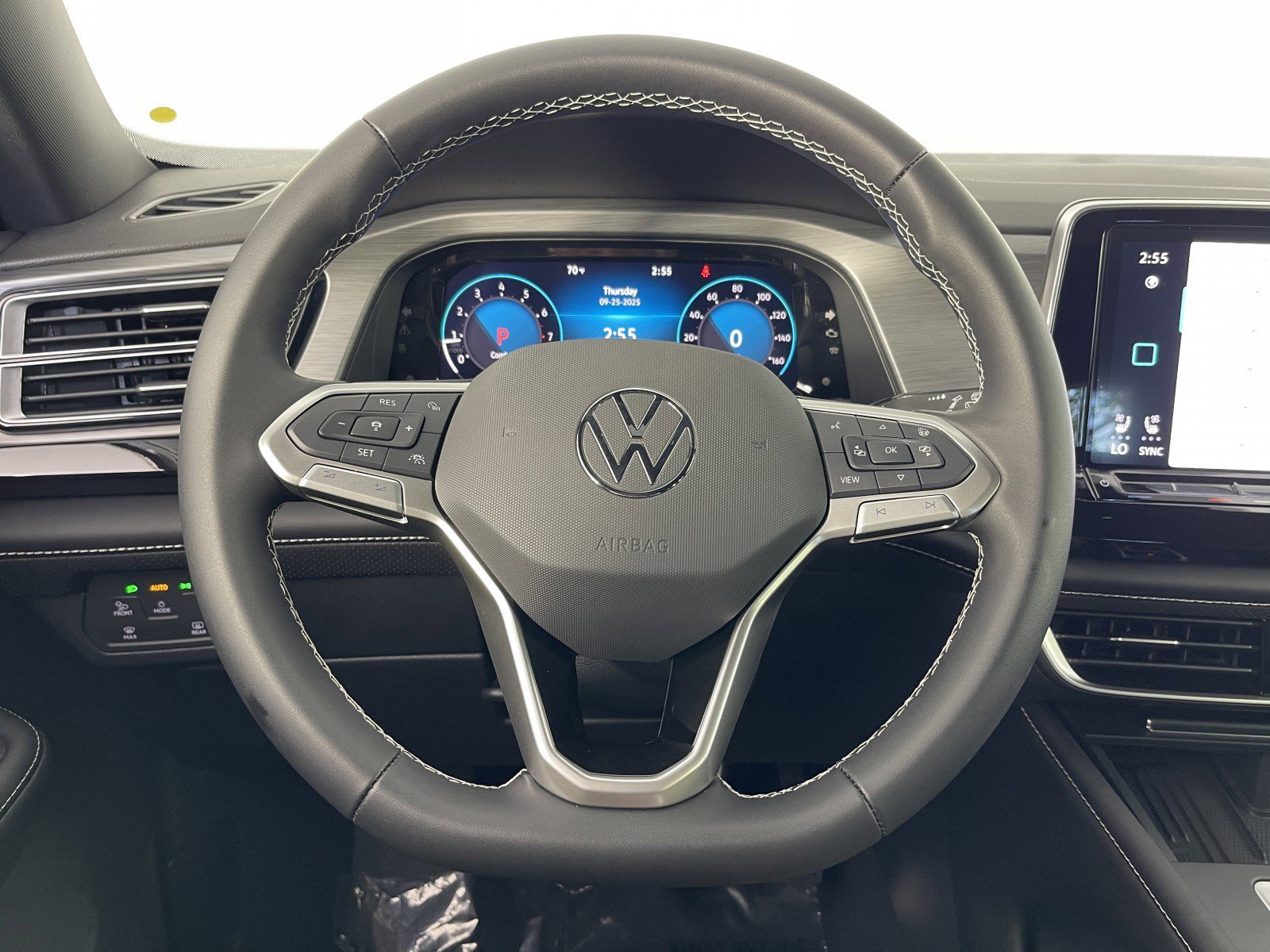 New 2026 Opal White Pearl Volkswagen 2.0T SE image 24