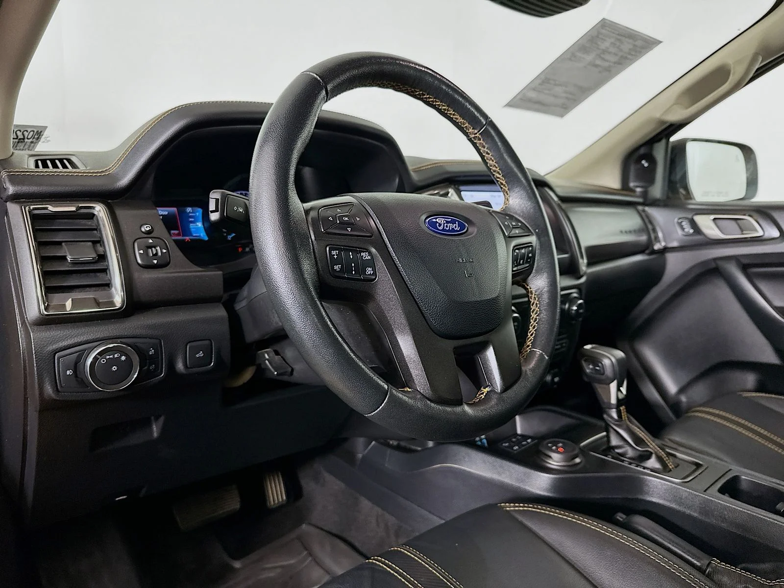 Used 2022 Orange Ford Lariat image 9