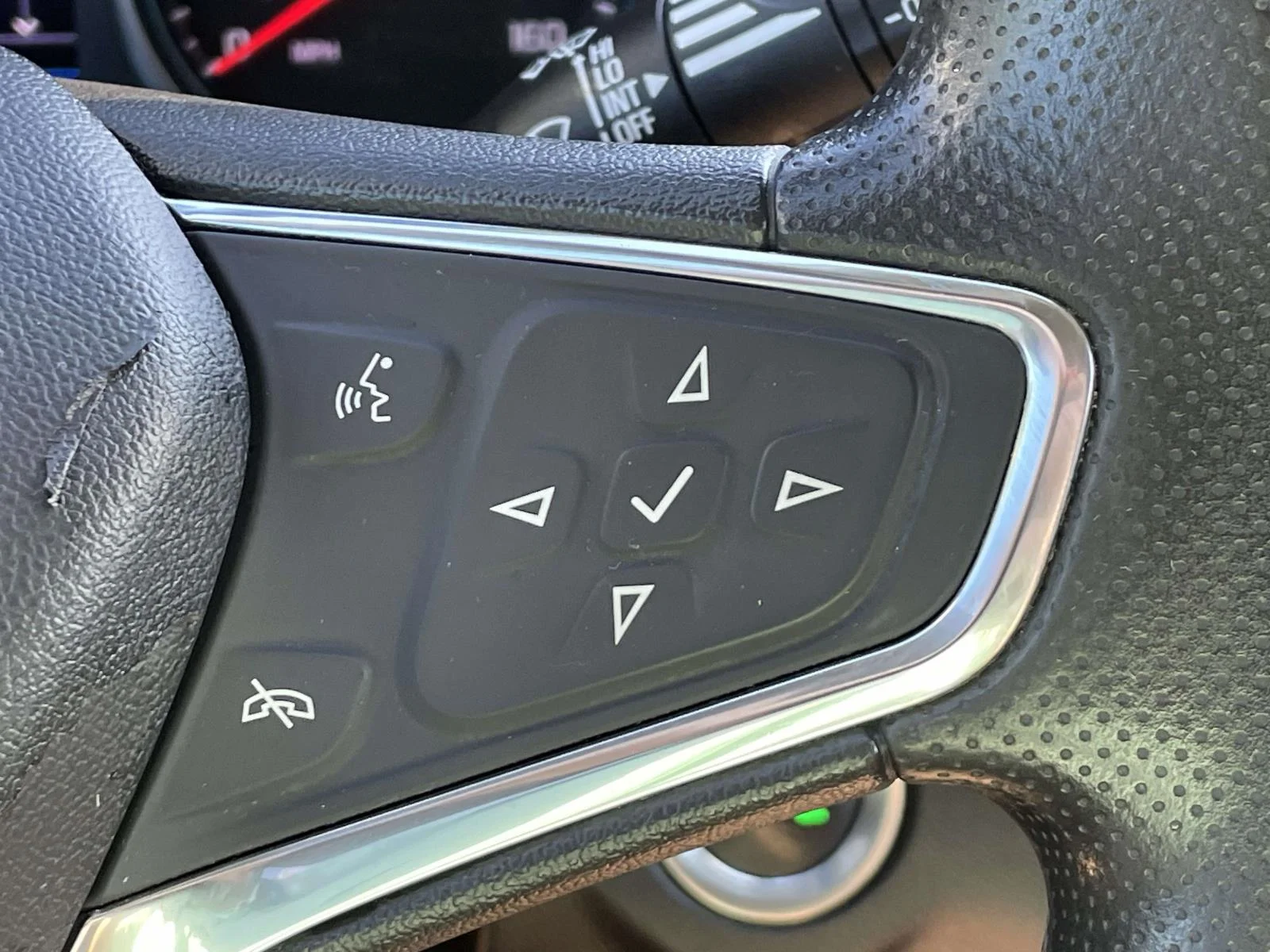 Used 2021 Summit White Chevrolet LT image 28