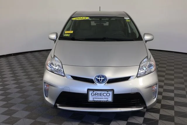 Used 2015 Silver Toyota Three image 3