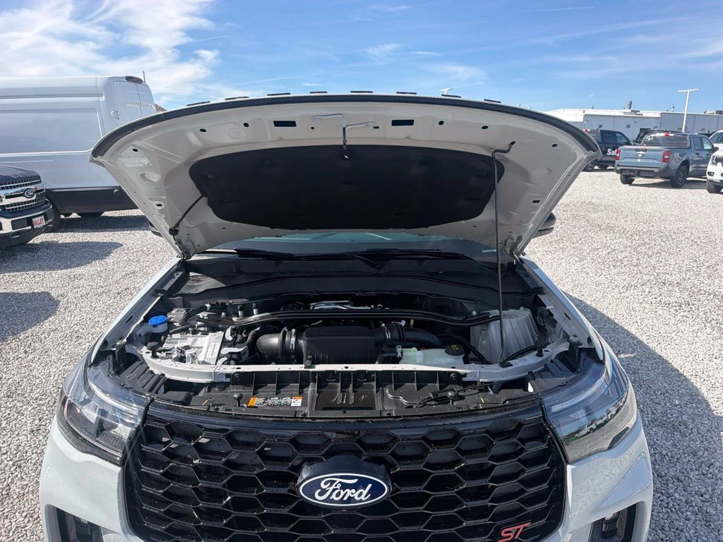 New 2027 Avalanche Gray Ford ST image 35