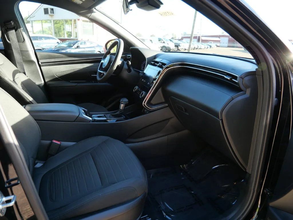 Certified Used 2022 Black Hyundai SEL image 11