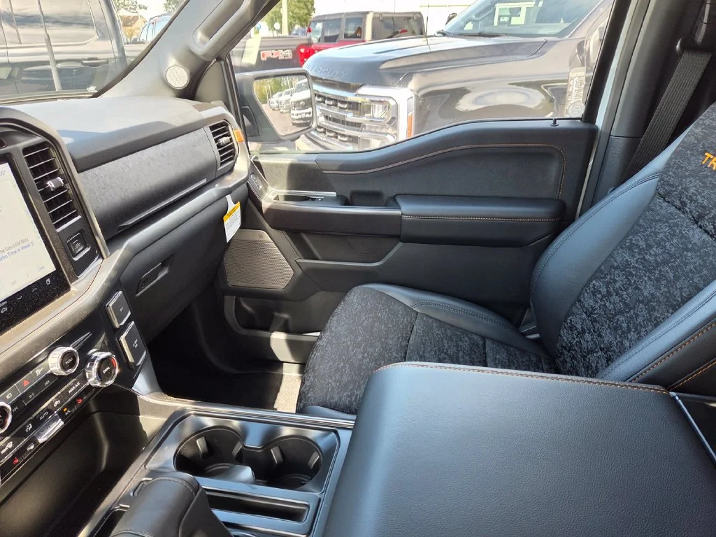 New 2026 Oxford White Ford Tremor® image 9