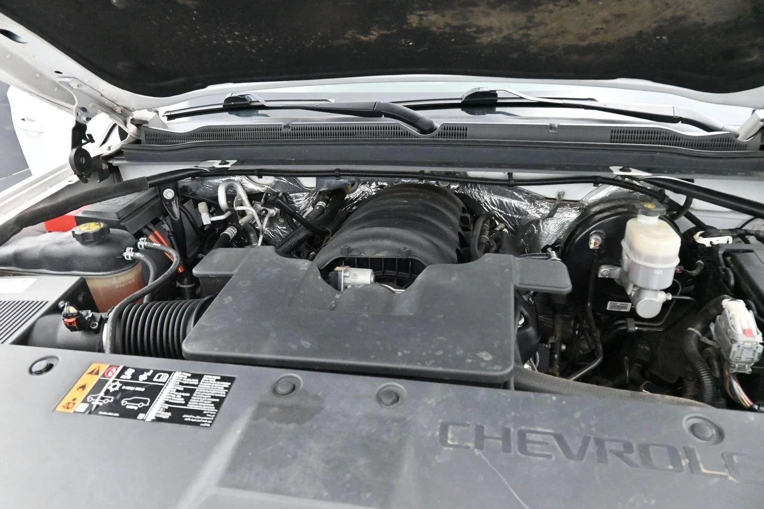 Used 2018 Summit White Chevrolet Premier image 40