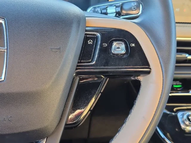 Used 2023 Gray Lincoln Grand Touring image 17