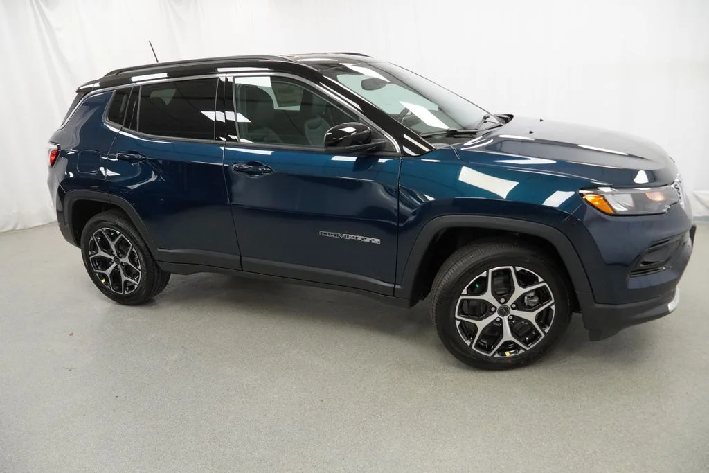 New 2026 Fathom Blue Pearl-Coat Exterior Paint Jeep Limited image 8