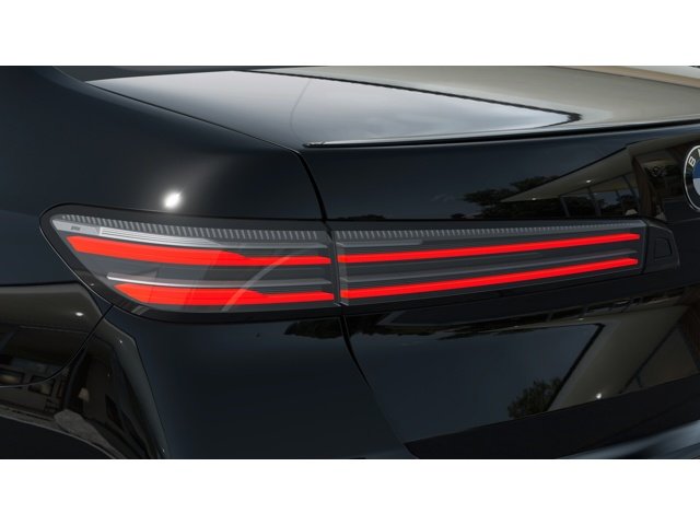 New 2027 Black BMW i7 image 8