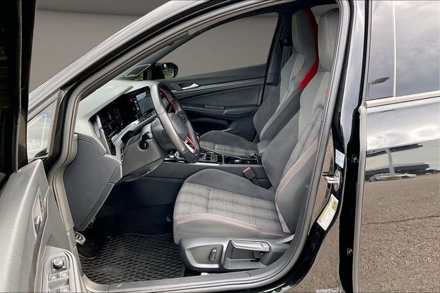 Used 2024  Volkswagen SE image 23