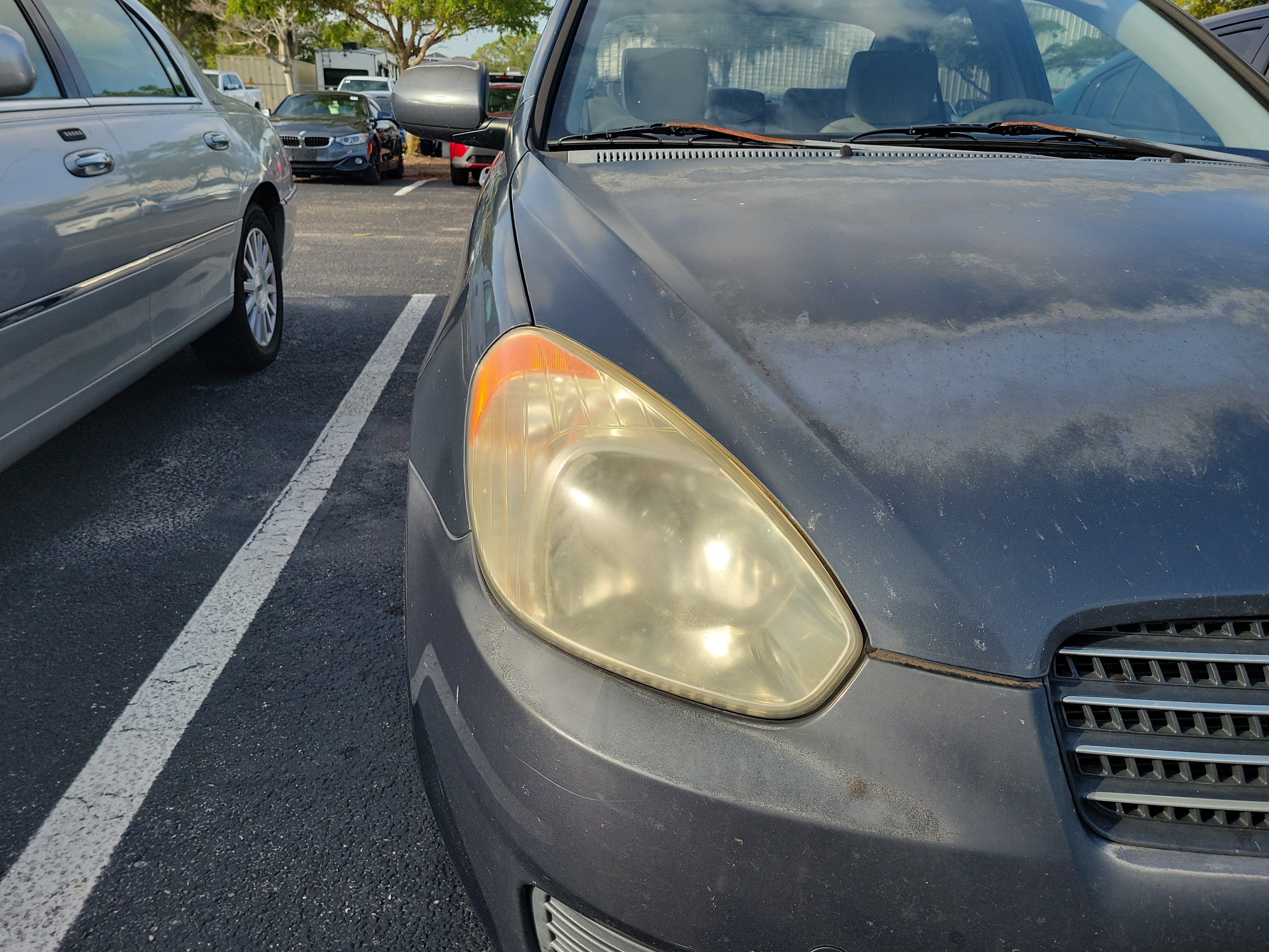 Used 2010 Charcoal Gray Pearl Hyundai GLS image 6