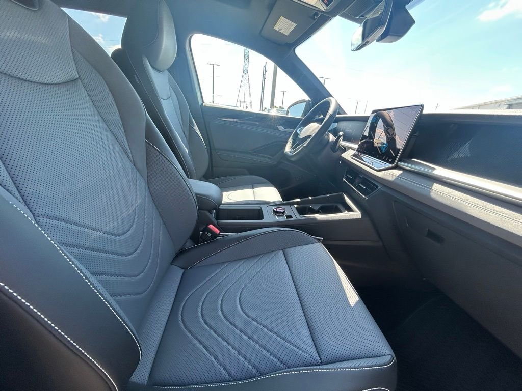 New 2026 White/off-white Volkswagen 2.0T SE R-Line Black image 36